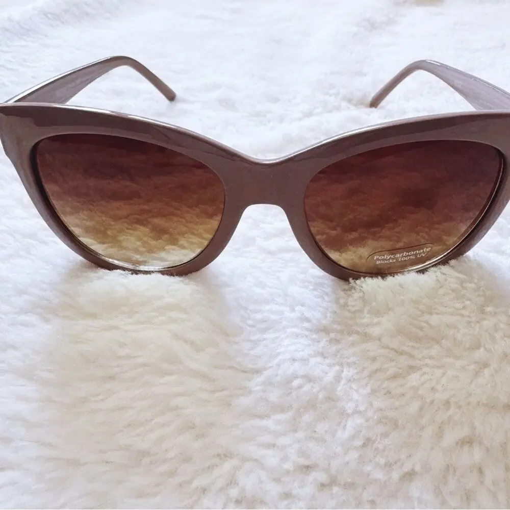 Stylens these chic